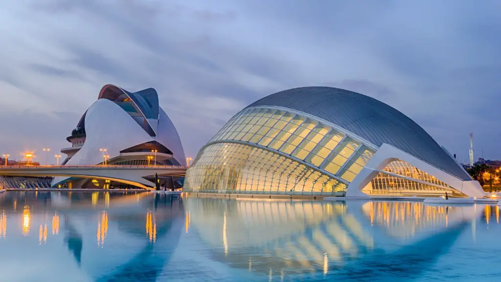 How is spain’s history reflected in its architecture?